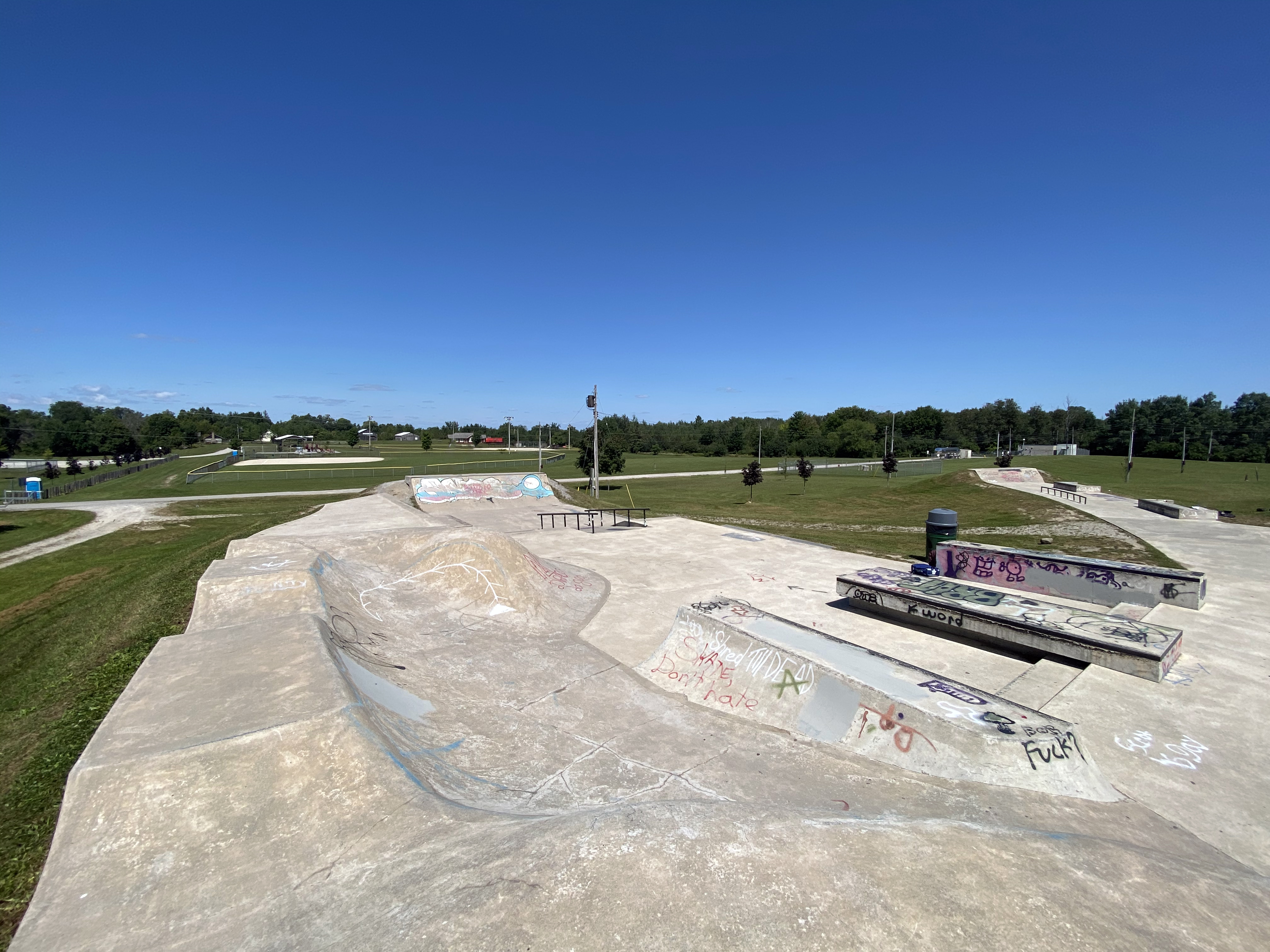 cannington skatepark looking closer at the entrance section